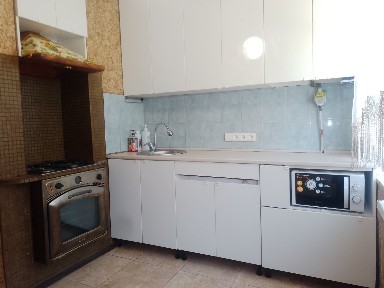 Київ, Симиренка вул., 5