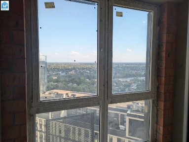 м. Київ, вул. Зарічна 6 к4