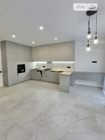 Продаж 2 поверхового таунхауса з ділянкою на 1.5 сотки, 97 кв. м, 3 кімнати, на вул. Володимирська 36 • ID 34894097