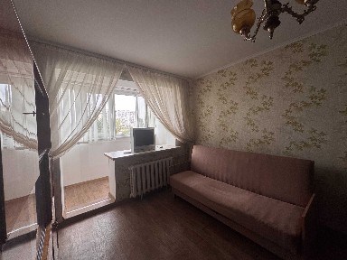 У продажу 2-кімнатна квартира на Добровольського/Паустовського.