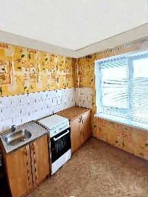 Продам 2х комнатную с большой кухней Хортицкий рн