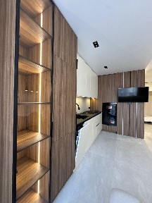 Продаж сучасної 1 кімнатної квартири з ремонтом в центрі.
