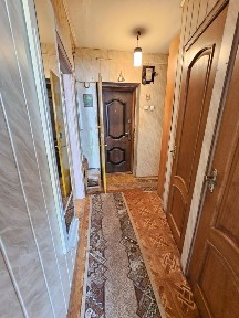 Продається 2 кімнатна квартра Довга центр
