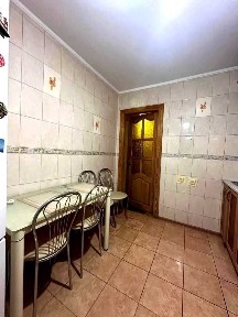 Продам 2х комн квартиру, Новые дома, метро Армейская 1 выс/5 с ремонтом, мебелью