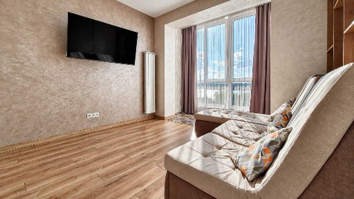 Продам квартиру в новобудові з фантастичним видом на озеро Басів Кут.