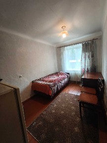 'Продаж або обмін з моєю доплатою кімнати в центрі на першому поверсі