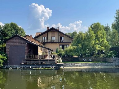 Оренда будинку 650 м²