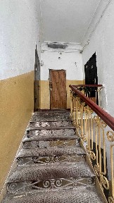 Продам 1-кімнатну квартиру на вул. Свєтлова, 44.