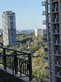 ЖК Елада Студійна квартира 23м! Балкон! Боковий вид на парк Перемоги та море !