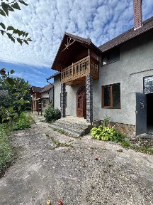 ПРОДАЖ ВЕЛИКОГО ГОСПОДАРСТВА У МАМАЇВЦЯХ два будинки - приблизно 120 м² та 237 м².