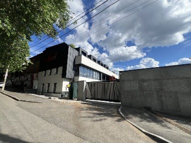 Оренда приміщень в центрі Харкова окремо розташована будівля