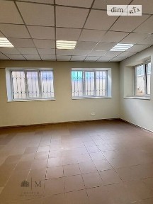 Продаж офісного приміщення 83 кв. м. на 0 поверсі на вул. Лісова, п'ятиповерхова будівля • ID 34899338