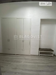 вулиця Велика Васильківська, район Голосіївський, Київ, метро Площа Українських Героїв (Льва Толстого), вул. Велика Васильківська 32А, п'ятиповерхова будівля 34898424