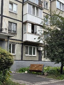 Продам 1ком. квартиру А. Поля/район парка /напротив ТЦ Славутич