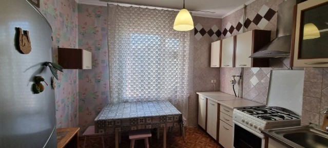 Оренда квартири на Таврійському. Ліфт працює.