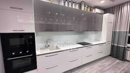 2-кімнатна квартира 79 м² біля моря, ремонт, меблі та техніка
