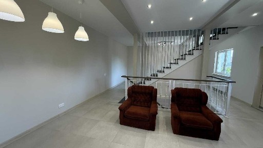Продаж будинку 191 м², ділянка 5 соток цоколь, генератор