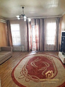 Продам 3 кімнатну квартиру вул. Градоначальницька