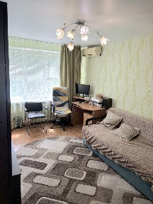 Продаж 3-х кім. квартири. Космонавтів