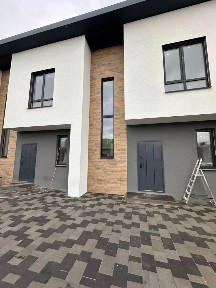 Таунхаус у Білогородці біля Сільпо | 75 м² | Асфальтований під'їзд | Зручна локація | Власний двір | Ідеальний варіант для життя