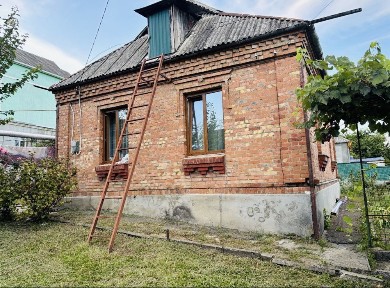Цегляний будинок