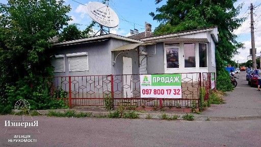 Оренда фасадного приміщення 30 кв. м.на Героїв Небесної Сотні.