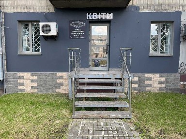 Оренда 43кв. м. фасад, проспект Соборності 7, Комфорт таун, Дарницька площа. Зала, під будь-що.