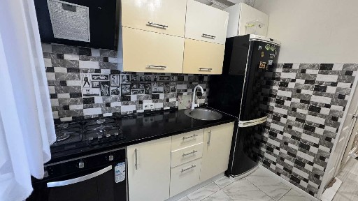 Продаж 3-кімнатної квартири 48 м², Тампере вул., 8Б