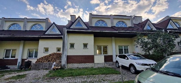 Зданий з Комунікаціями Будинок-Таунхаус! ТЕРМІНОВО!
