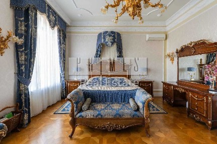 Продаж будинку 850 м² вихід до води 24 сотки «Золоті Ворота» Козин Старообухівське