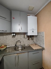продам двокімнатну квартиру по вулиці Головна (район церкви Параскеви)