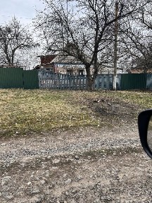Будинок потребує ремонту, сарай, літня кухня, погреб, господарські будівлі, невеликий гараж