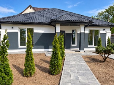 Будинок 110 м² із терасою, 3 кімнатами та ділянкою 7 соток