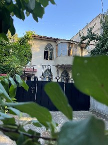 Сдам дом 4 к 150 с подвалом, генератор, в центре города, животных можно, кондиционеры!
