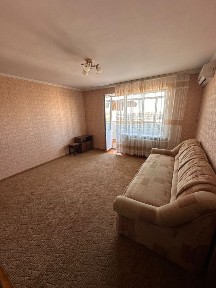 Продам‼️в самому центрі 1кім. кв. ‼️з євроремонтом! Бул. Незалежності 2‼️