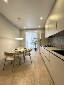 Продам затишну квартиру з новим ремонтом жк Дніпровська Брама -2