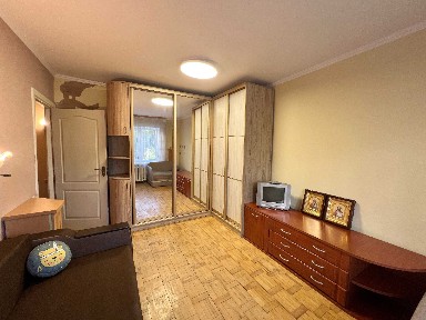 Двокімнатна квартира поруч з РЦ “Промінь”!