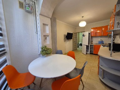 Продам просторную 2 комнатную квартиру у моря в Одессе