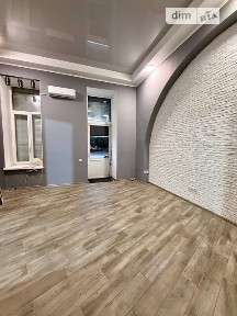 Аренда фасадного помещения в районе Тираспольского сквера