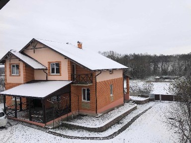 Продаж будинку з каміном, ділянкою