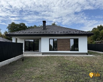 Продаж будинку 120 м²