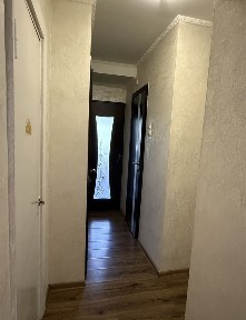 Продаж 2-кім чешки, Бульвар