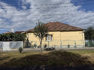 Продається затишний будинок в м. Мукачево
