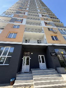 Комерційне приміщення з орендарем 13000 грн 1 поверх 15ʼ5 кв Київ
