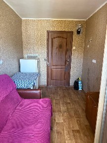 Продаж кімнатна в чудовому гуртожитку. Червоний Міст Шевченка 47.Гаряча вода