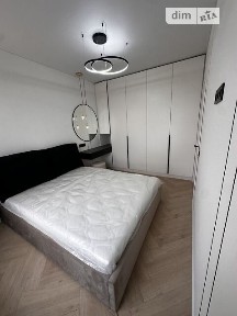 Продаж 1к квартири 40 кв. м на вул. Роксоляни 30 • ID 34912015