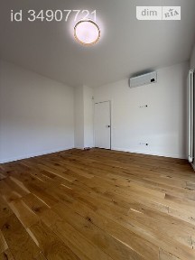 Продаж 3 поверхового будинку з ділянкою на 3 сотки, 160 кв. м, 5 кімнат, на вул. Зелена 1А • ID 34907721