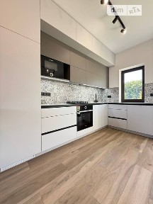 Продаж 2 поверхового таунхауса з ділянкою на 3 сотки, 160 кв. м, 3 кімнати, на вул. Зелена • ID 34901741