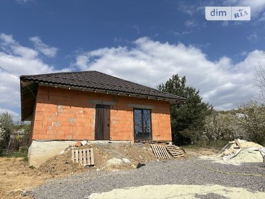 Продаж 1 поверхового будинку з ділянкою на 5.5 сотки, 110 кв. м, 3 кімнати, на пров. Джерельний • ID 34896002