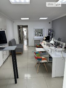 Продаж офісного приміщення 36 кв. м. на 1 поверсі на вул. Олександра Соловйова 8, одноповерхова будівля • ID 34769618